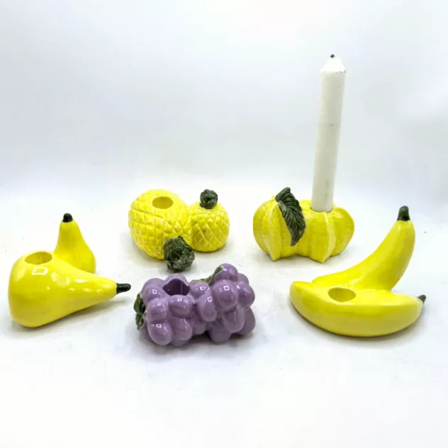 ຜູ້ຖືດອກໄມ້ທີ່ມີຮູບຊົງແລະເປັນຮູບຊົງ