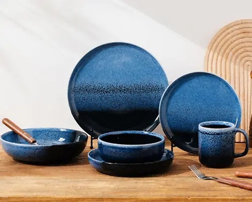 ໃນພື້ນທີ່ນ້ອຍໆນີ້, ຄວາມອ່ອນໂຍນຂອງເວລາແມ່ນມົວ