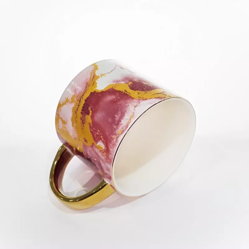 ຈອກເຊລາມິກແບບຫລູຫລາທີ່ສວຍງາມ