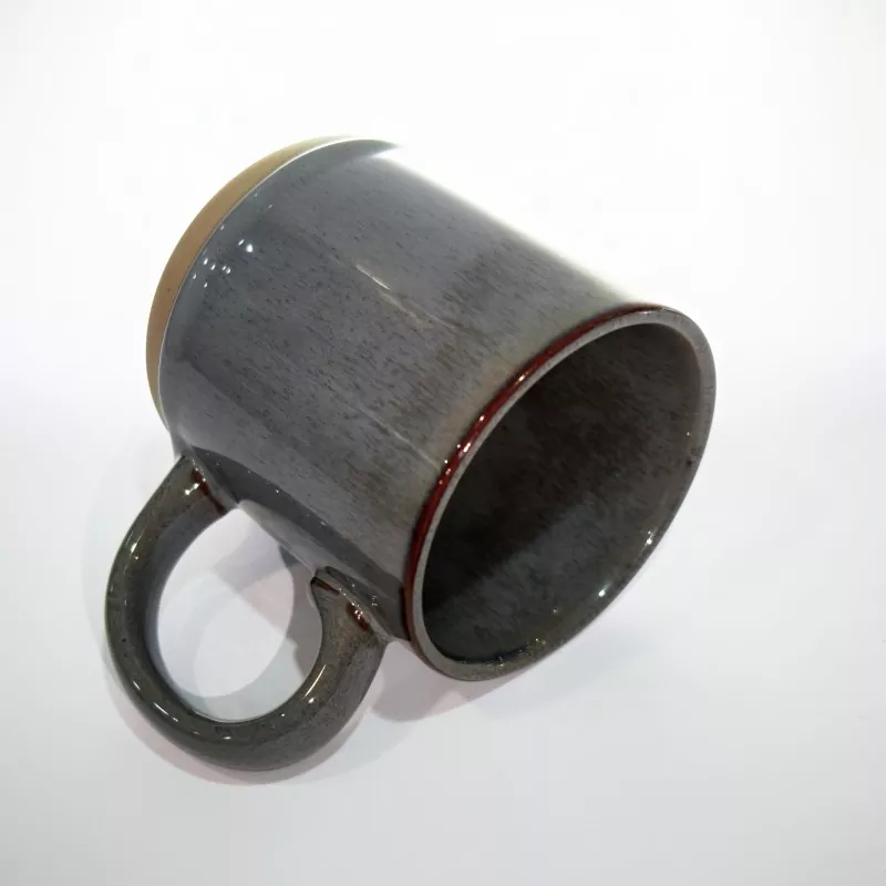 ແບບງ່າຍດາຍທີ່ທັນສະໄຫມ Ceramic Travel Mug ສີຂີ້ເຖົ່າ